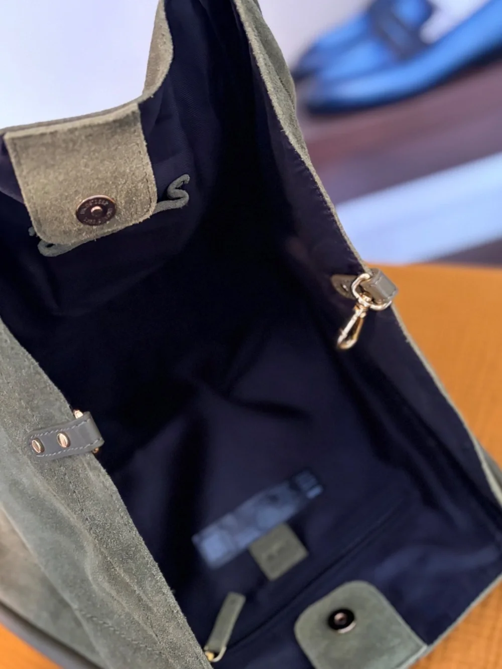 *pre-loved* ASOS DESIGN suede tubular tote bag in forest green